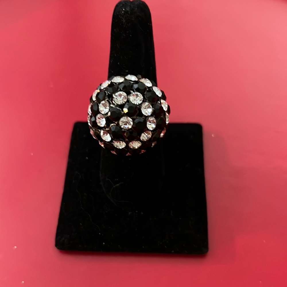 Beautiful adjustable ring